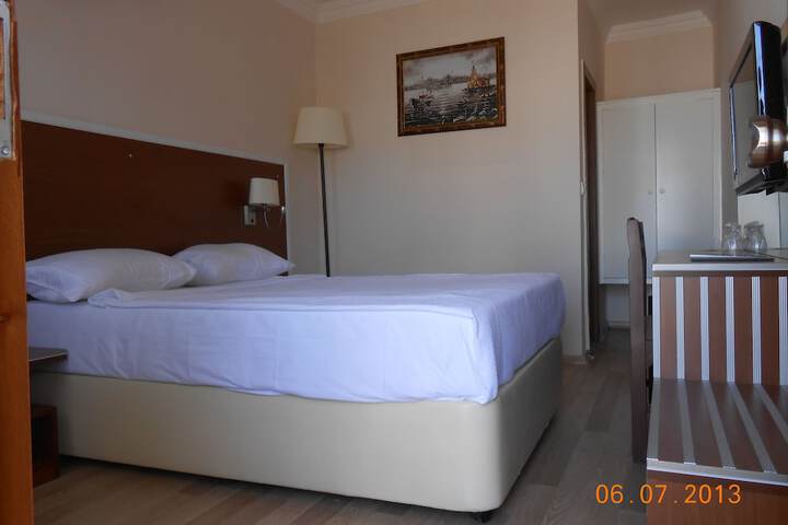 Room 14 of 97