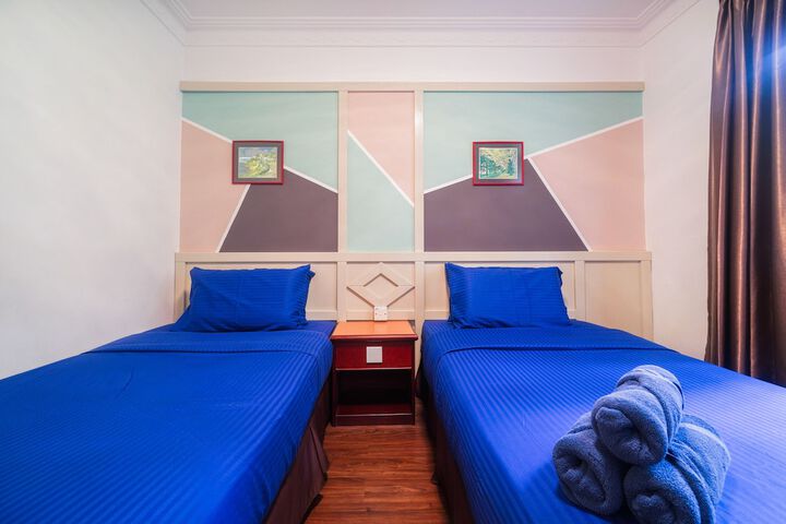 Room 11 of 36
