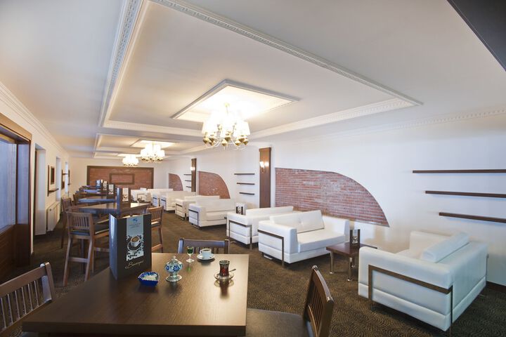 Guest Lobby