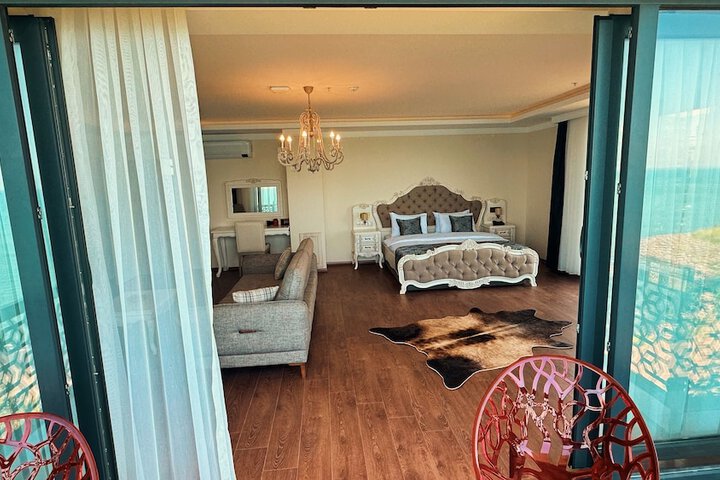 Room 12 of 41