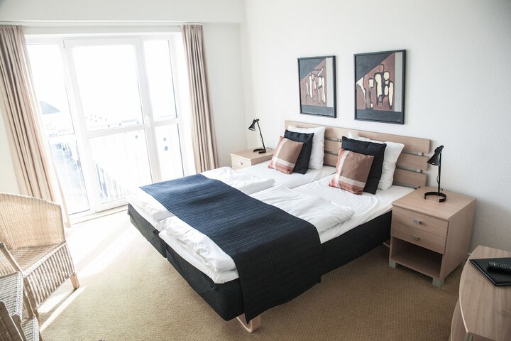 Room 6 of 50