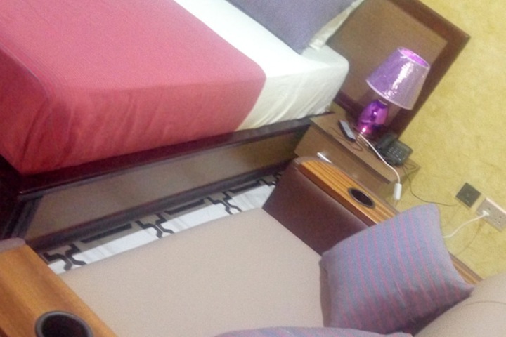 Room 5 of 16