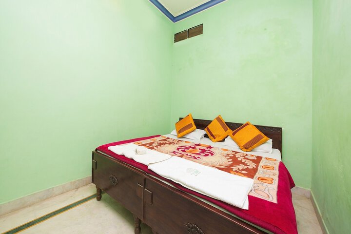 Room 27 of 105