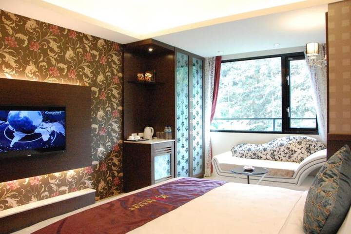 Room 13 of 45