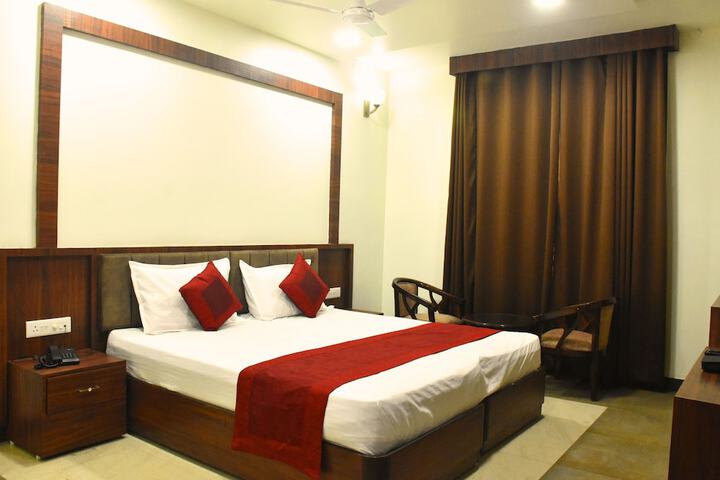 Room 6 of 31