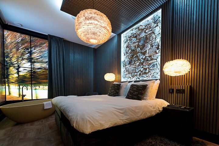 Room 16 of 65