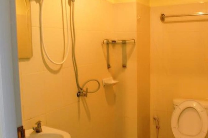 Room 6 of 20