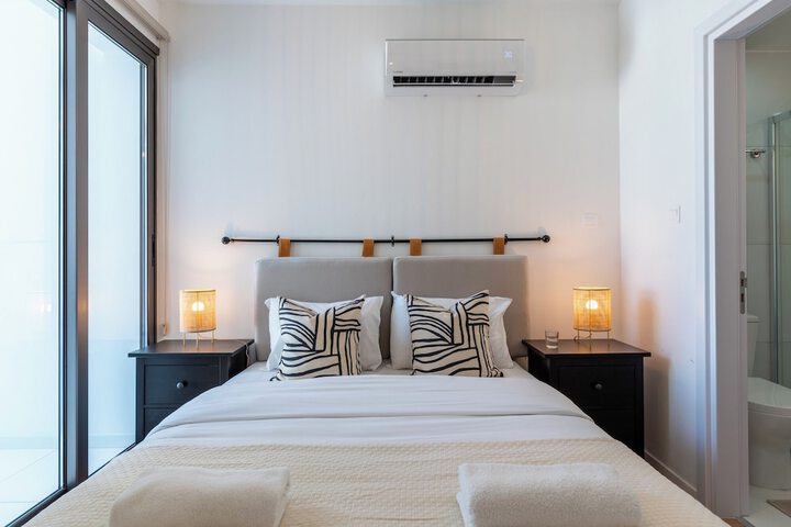 Room 25 of 210