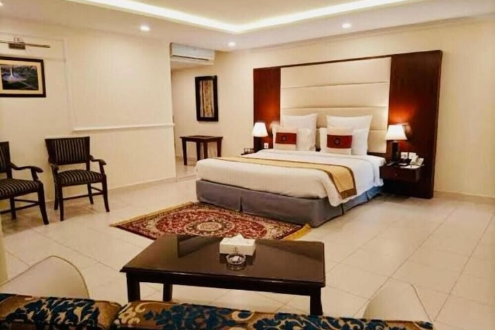 Room 2 of 25