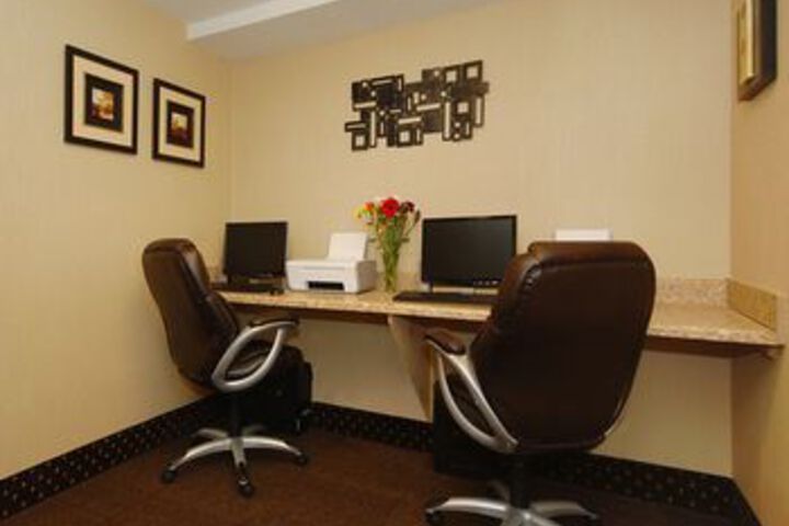 Business Center 3 of 8