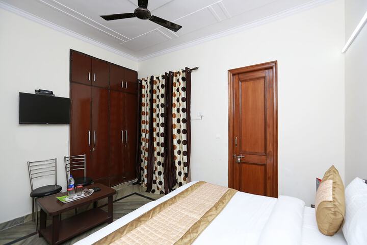 Room 15 of 21