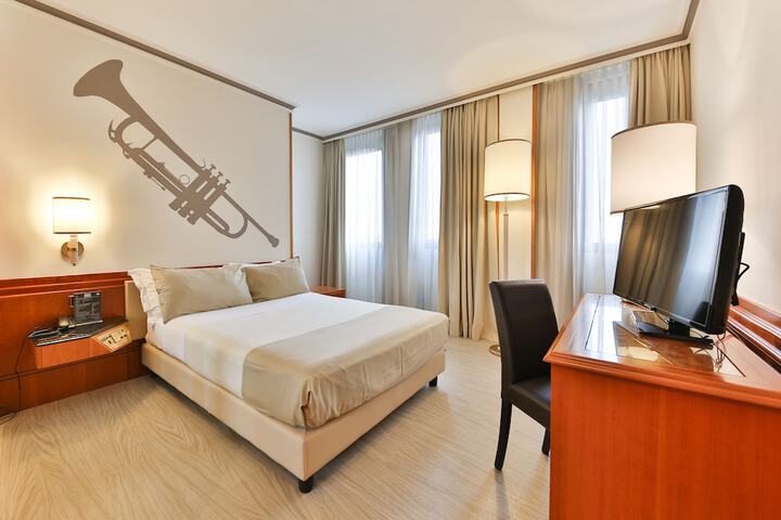 Room 18 of 79