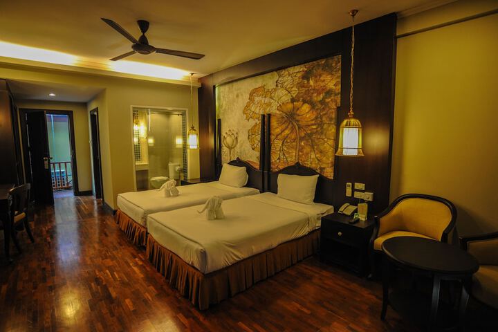 Room 4 of 51