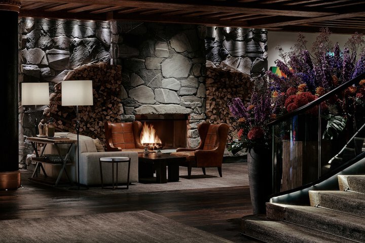 Hotel Lobby