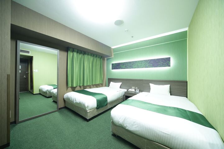 Room 10 of 93