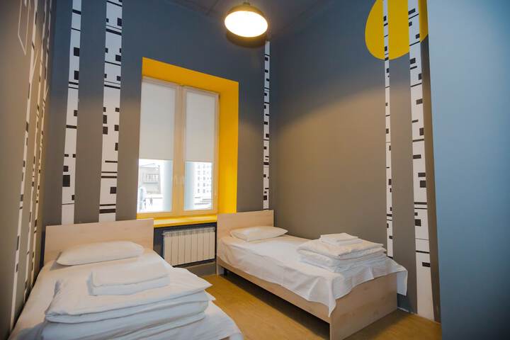 Room 30 of 48