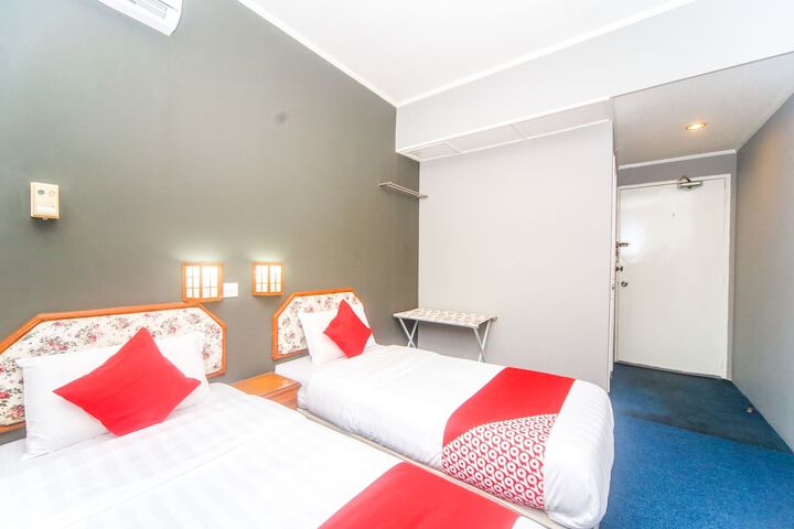 Room 10 of 21