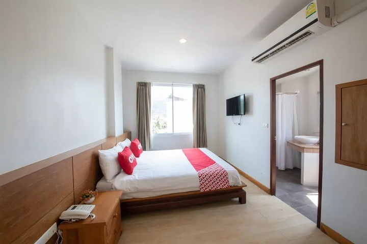 Room 2 of 12