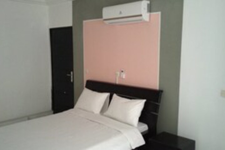 Room 29 of 35