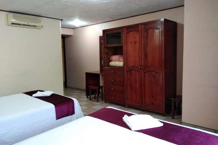 Room 25 of 42
