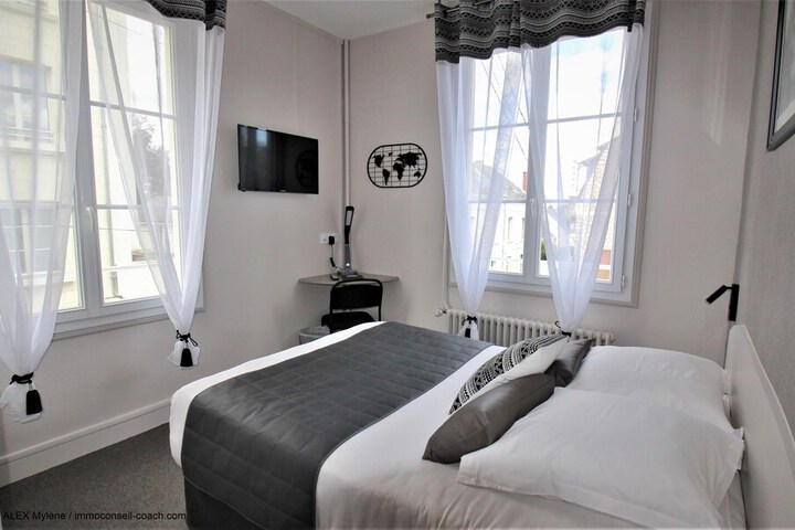 Room 3 of 44
