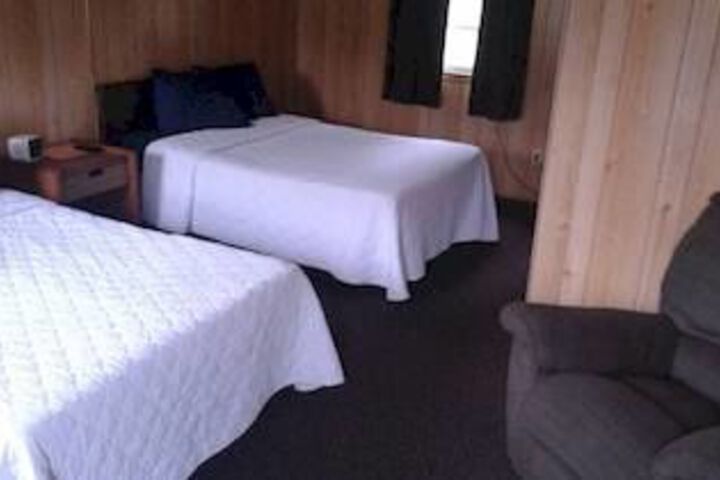 Room 5 of 10