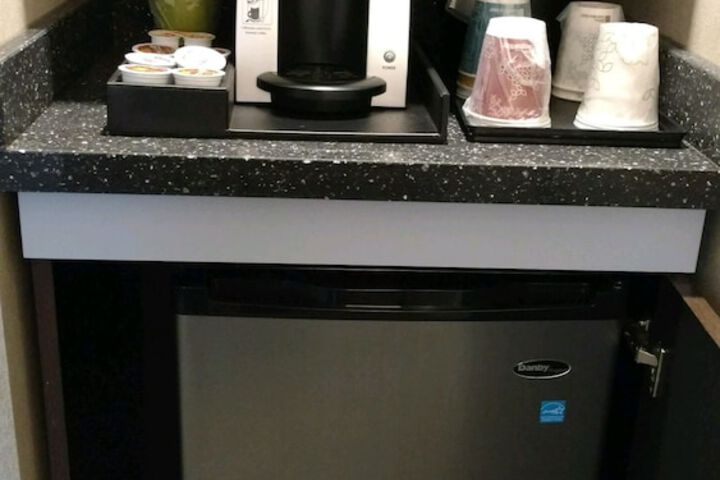 Mini-refrigerator