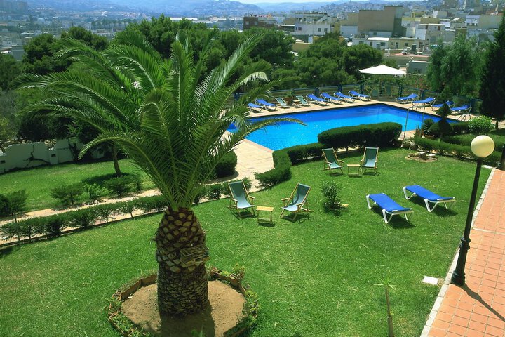 Hotel Pool
