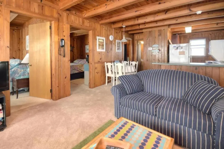 Room 8 of 14
