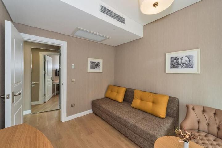 Room 17 of 44