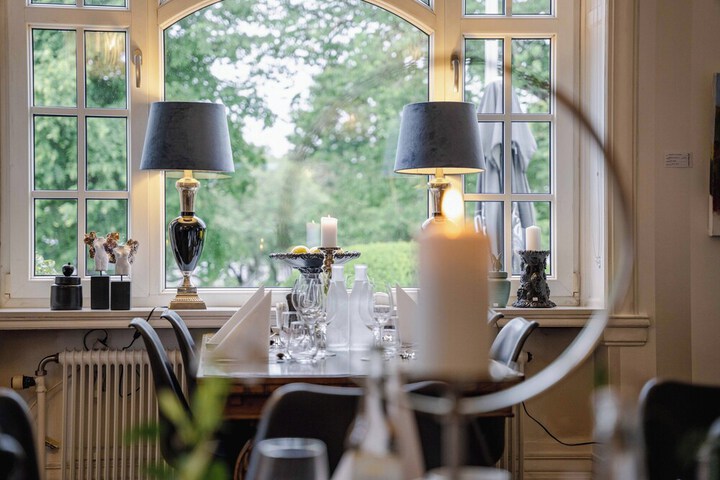 Dining 84 of 109