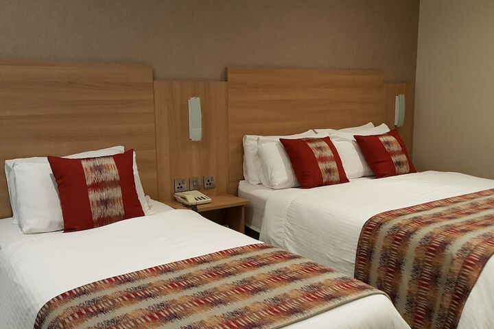 Room 6 of 83