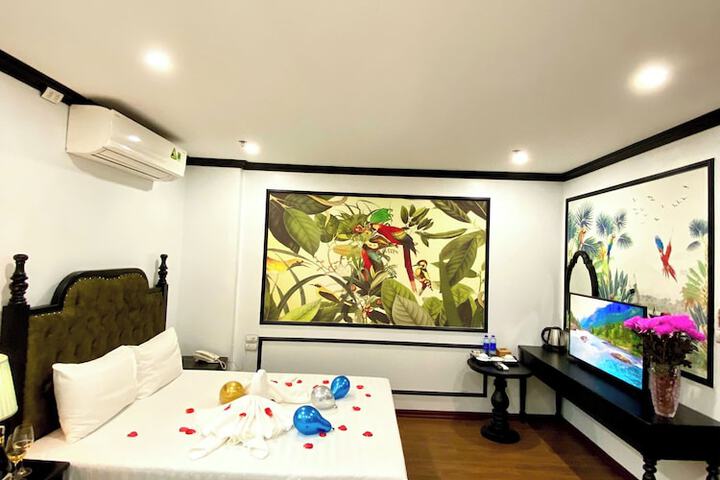 Room 14 of 36