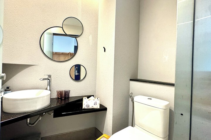 Room 32 of 49