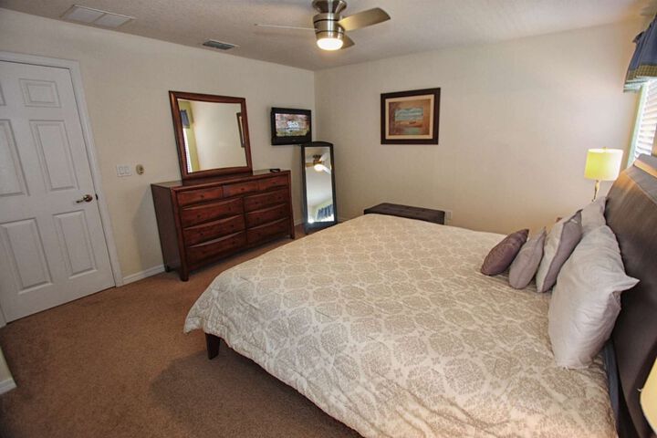 Room 5 of 190