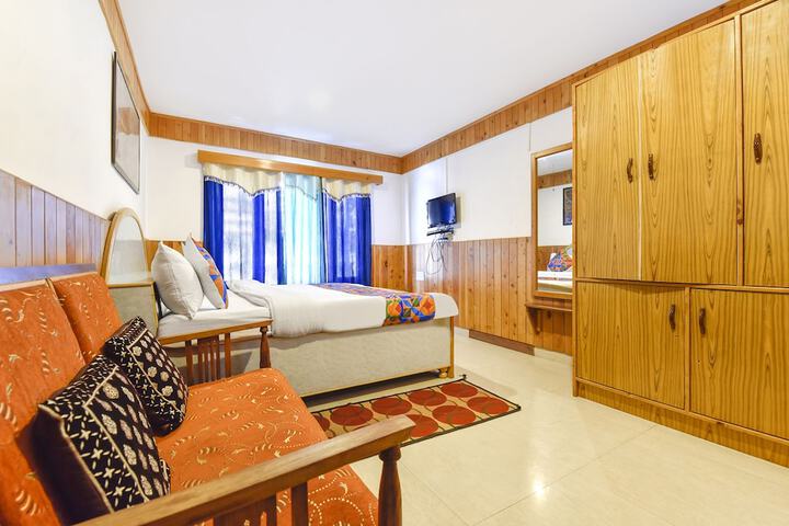 Room 9 of 34