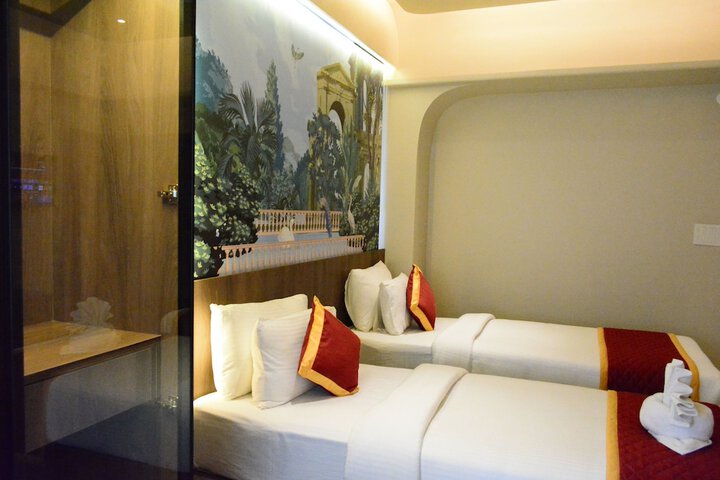 Room 14 of 60