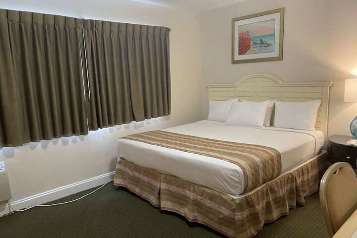 Deluxe King Bed Kitchenette (2 of 16)