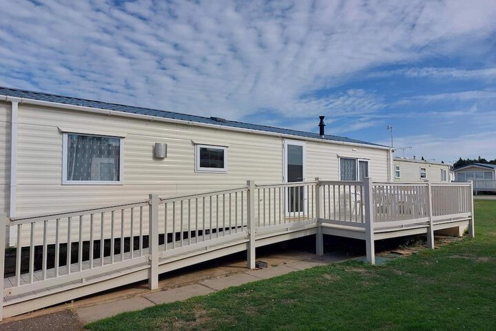 2 Bedroom Caravan in Hunstanton Dogs go Free in Hunstanton