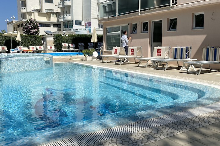 Pool 34 of 58
