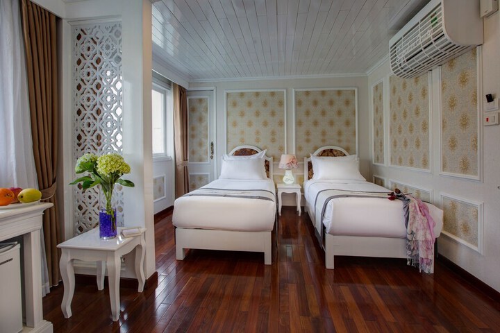 Room 12 of 44