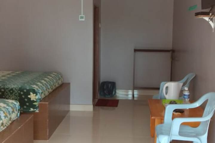 Room 10 of 30