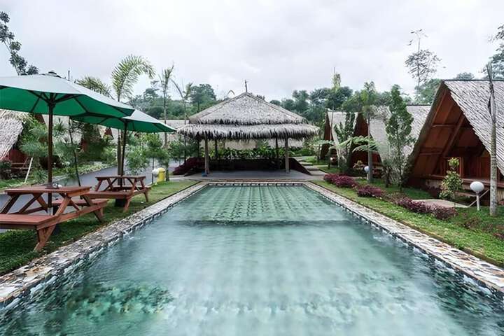 Pool 30 of 41