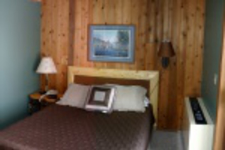 Room 221 of 348