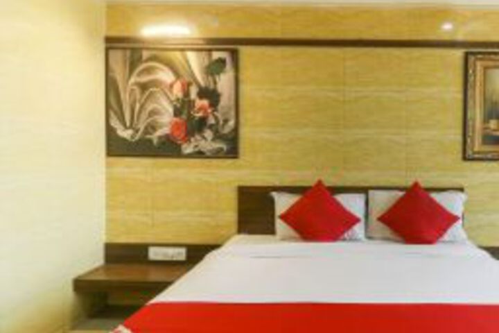 OYO 24161 Hotel Centre Point