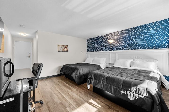 Room 28 of 77