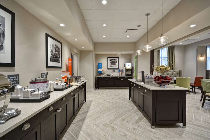 Breakfast area