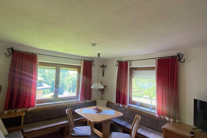 Room 7 of 17