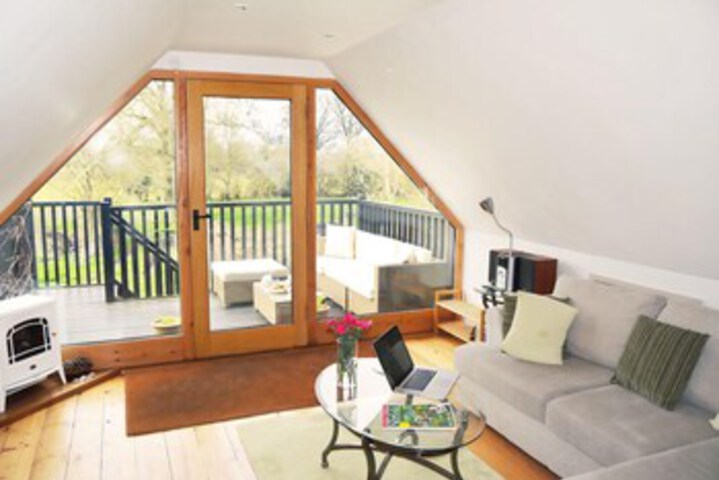 Open plan loft living in stunning Norfolk countryside