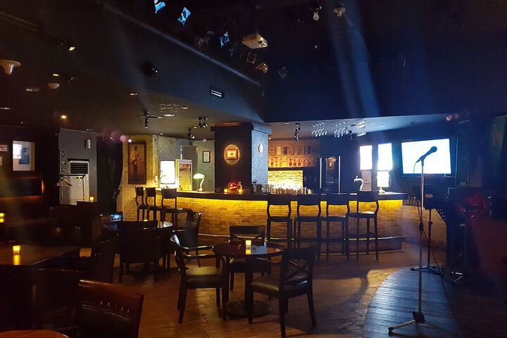 Lounge 87 of 115